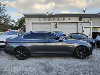 2016 BMW 5 Series Sedan 528i - miniatura 4