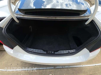 2016 BMW 5 Series Sedan 528i - miniatura 14