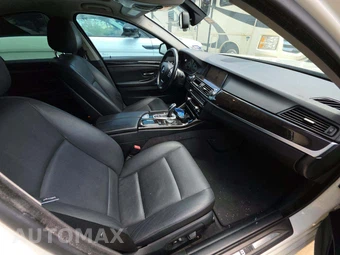 2016 BMW 5 Series Sedan 528i - miniatura 18