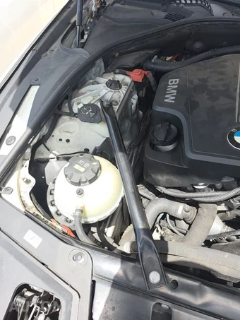 2016 BMW 5 Series Sedan 528i - miniatura 24
