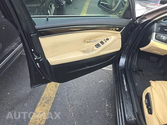 2016 BMW 5 Series Sedan 528i - miniatura 9