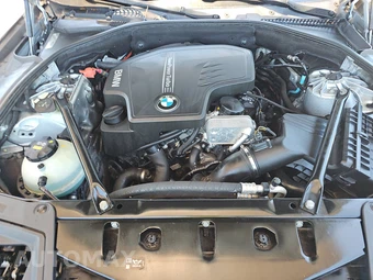 2016 BMW 5 Series Sedan 528i – miniatura 15