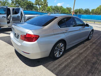 2016 BMW 5 Series Sedan 528i – miniatura 4