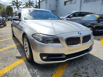 2016 BMW 5 Series Sedan 528i - miniatura 16