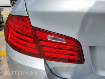 2016 BMW 5 Series Sedan 528i - miniatura 27