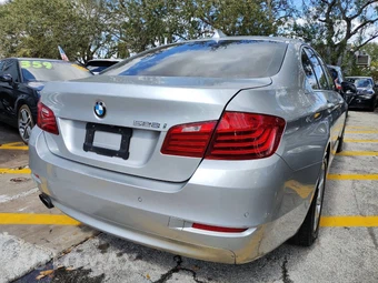 2016 BMW 5 Series Sedan 528i - miniatura 29