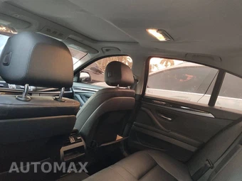 2016 BMW 5 Series Sedan 528i - miniatura 47