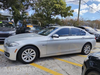 2016 BMW 5 Series Sedan 528i - miniatura 5