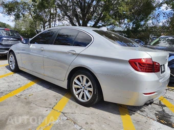 2016 BMW 5 Series Sedan 528i - miniatura 6