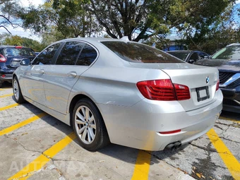 2016 BMW 5 Series Sedan 528i - miniatura 7