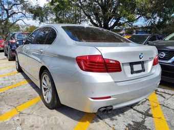 2016 BMW 5 Series Sedan 528i - miniatura 8