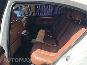 2016 BMW 5 Series Sedan 528i - miniatura 13
