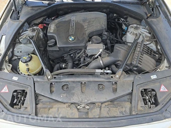 2016 BMW 5 Series Sedan 528i - miniatura 15