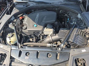 2016 BMW 5 Series Sedan 528i xDrive - miniatura 15