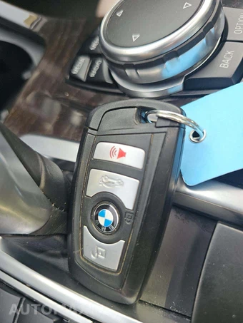 2016 BMW 5 Series Sedan 528i xDrive - miniatura 8
