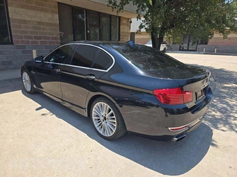 2016 BMW 5 Series Sedan 550i LUXURY LINE - miniatura 2