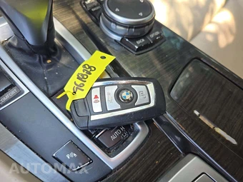 2016 BMW 5 Series Sedan 550i LUXURY LINE - miniatura 8