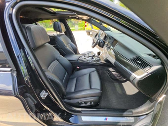 2016 BMW 5 Series Sedan 550i M SPORT LINE - miniatura 18