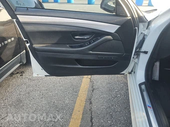 2016 BMW 5 Series Sedan 550i M SPORT LINE - miniatura 9