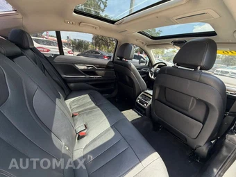 2016 BMW 7 Series Sedan 740i - miniatura 14