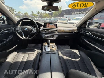2016 BMW 7 Series Sedan 740i - miniatura 15