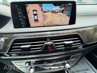 2016 BMW 7 Series Sedan 740i - miniatura 16