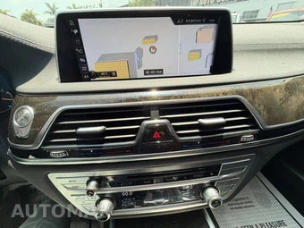 2016 BMW 7 Series Sedan 740i - miniatura 17