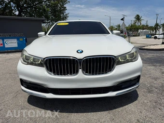 2016 BMW 7 Series Sedan 740i - miniatura 2