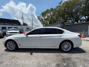2016 BMW 7 Series Sedan 740i - miniatura 4