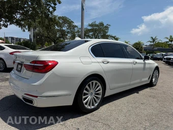 2016 BMW 7 Series Sedan 740i - miniatura 6