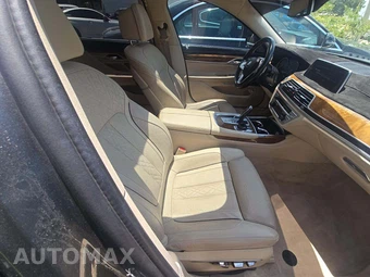 2016 BMW 7 Series Sedan 740i - miniatura 18