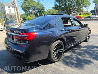 2016 BMW 7 Series Sedan 750i xDrive M SPORT LINE - miniatura 3