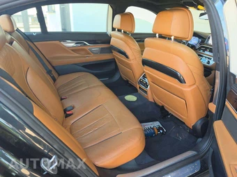 2016 BMW 7 Series Sedan 750i xDrive M SPORT LINE - miniatura 16