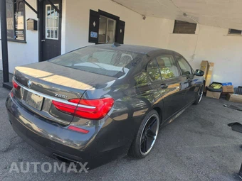 2016 BMW 7 Series Sedan 750i xDrive M SPORT LINE - miniatura 3