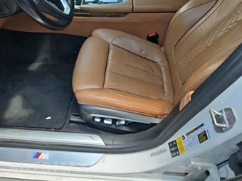 2016 BMW 7 Series Sedan 750i xDrive M SPORT LINE - miniatura 9