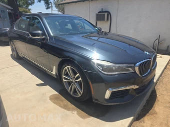 2016 BMW 7 Series Sedan 750i xDrive M SPORT LINE - miniatura 3