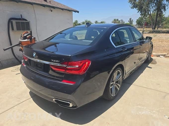 2016 BMW 7 Series Sedan 750i xDrive M SPORT LINE - miniatura 4
