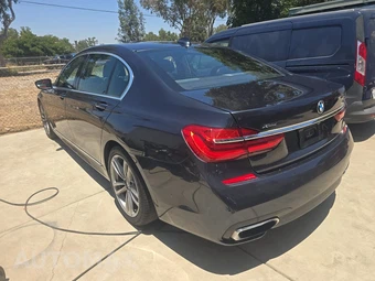 2016 BMW 7 Series Sedan 750i xDrive M SPORT LINE - miniatura 6