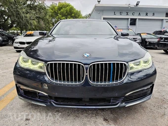 2016 BMW 7 Series Sedan 750i xDrive - miniatura 17