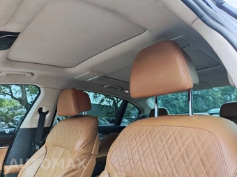 2016 BMW 7 Series Sedan 750i xDrive - miniatura 32