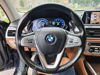2016 BMW 7 Series Sedan 750i xDrive - miniatura 34