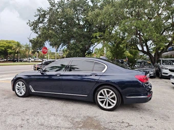 2016 BMW 7 Series Sedan 750i xDrive - miniatura 5