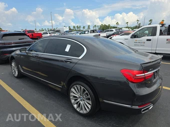 2016 BMW 7 Series Sedan 750i xDrive - miniatura 6