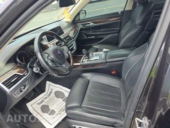 2016 BMW 7 Series Sedan 750i xDrive - miniatura 7