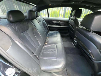 2016 BMW 7 Series Sedan 750i xDrive - miniatura 16