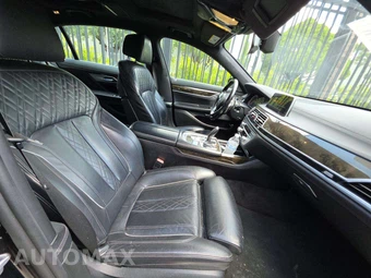 2016 BMW 7 Series Sedan 750i xDrive - miniatura 18