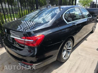 2016 BMW 7 Series Sedan 750i xDrive - miniatura 3