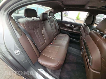 2016 BMW 7 Series Sedan 750i xDrive - miniatura 16