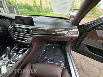 2016 BMW 7 Series Sedan 750i xDrive - miniatura 19