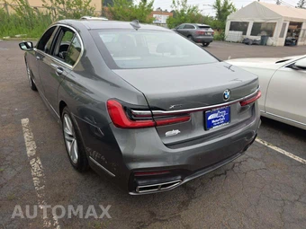 2016 BMW 7 Series Sedan 750i xDrive - miniatura 2